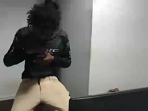 Snapshot of Mastertopdome chatting on February 2026 11:43:02 PM Mastertopdome online show from February 2026 11:43:02 PM