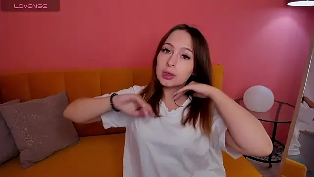 KetrinWhite online show from September 2025 01:20:01 AM