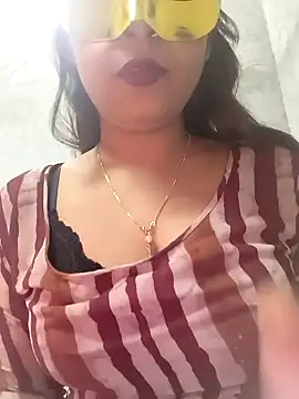 Snapshot of Shanaya_Hotty chatting on December 2024 06:37:01 PM Shanaya Hotty online show from December 2024 06:37:01 PM