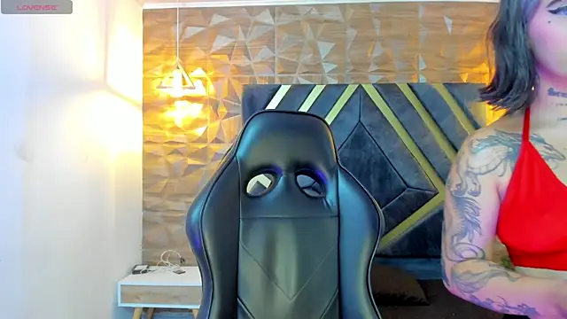 Alahia Dangelo online show from October 2025 11:30:01 AM