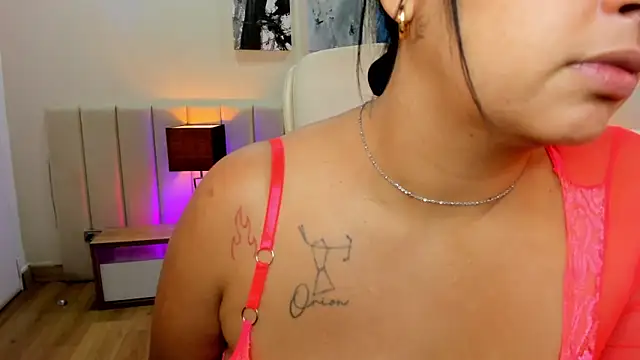 DaniRousse online show from February 2026 06:50:02 PM