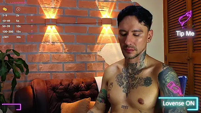 Snapshot of Dylanstonne chatting on October 2025 09:15:02 PM Dylanstonne online show from October 2025 09:15:02 PM