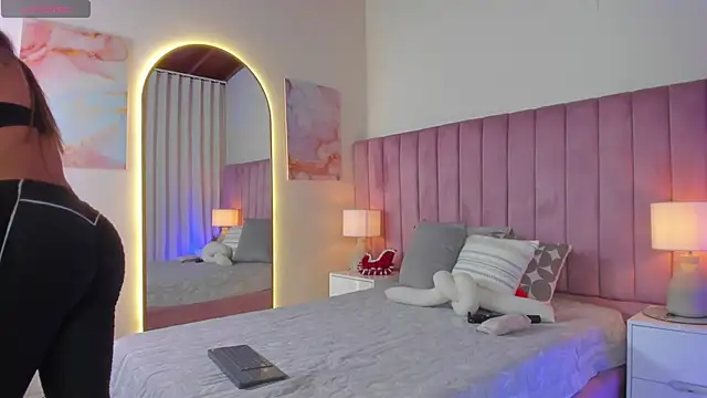 Aleja arango1 online show from November 2025 10:53:02 PM