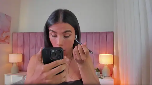 Aleja arango1 online show from January 2026 09:18:01 PM