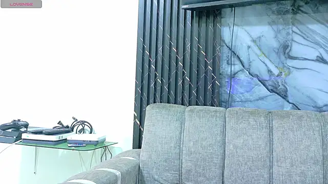 lindsayhoffman18 online show from April 2026 09:39:33 PM