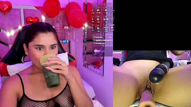 Snapshot of Sara-Hill chatting on February 2025 12:32:01 AM Sara-Hill online show from February 2025 12:32:01 AM