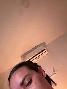 Pink Jazmin online show from April 2026 01:17:02 AM