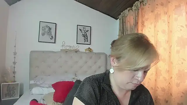 MonyCassius online show from February 2025 07:10:02 PM