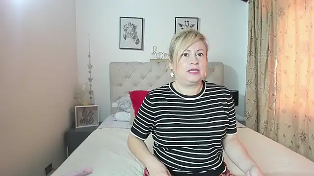 MonyCassius online show from February 2025 12:28:01 PM