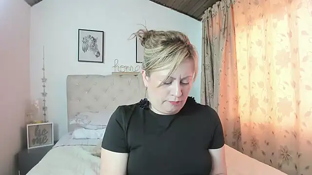 MonyCassius online show from February 2025 03:53:01 PM