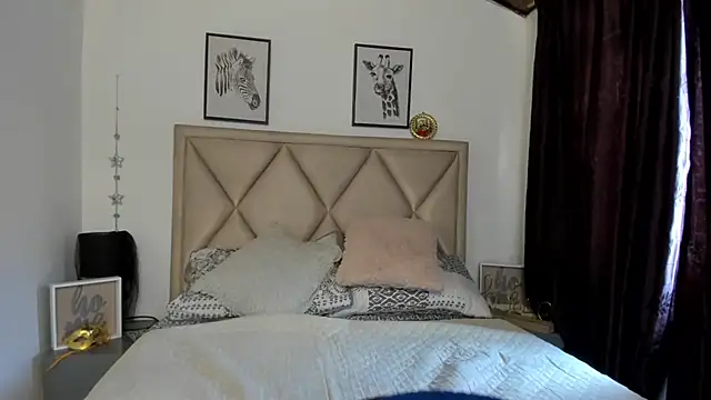 MonyCassius online show from November 2025 01:03:01 PM