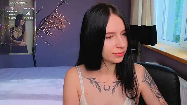 Snapshot of KarolinaBlacks chatting on June 2026 05:42:02 AM KarolinaBlacks online show from June 2026 05:42:02 AM