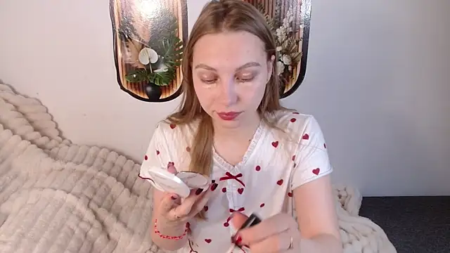 Snapshot of bellaa_love_ chatting on May 2026 12:17:01 AM bellaa love online show from May 2026 12:17:01 AM