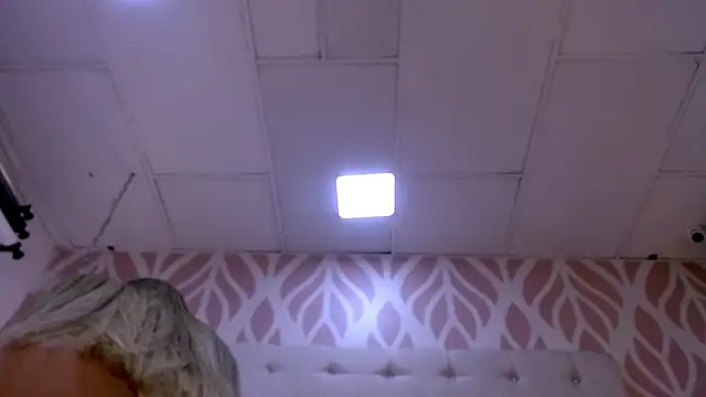 Snapshot of SashaDurante chatting on May 2026 12:35:02 PM SashaDurante online show from May 2026 12:35:02 PM