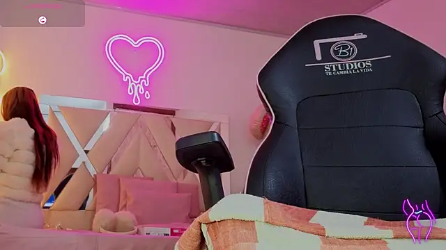 Laylafoxy tay online show from November 2025 03:19:01 AM