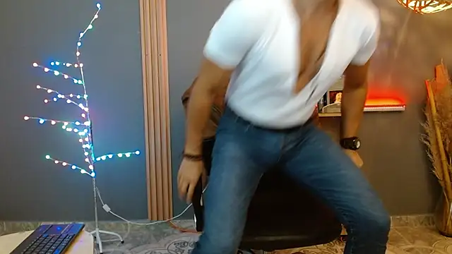 Reiko 85  online show from February 2026 07:28:01 PM