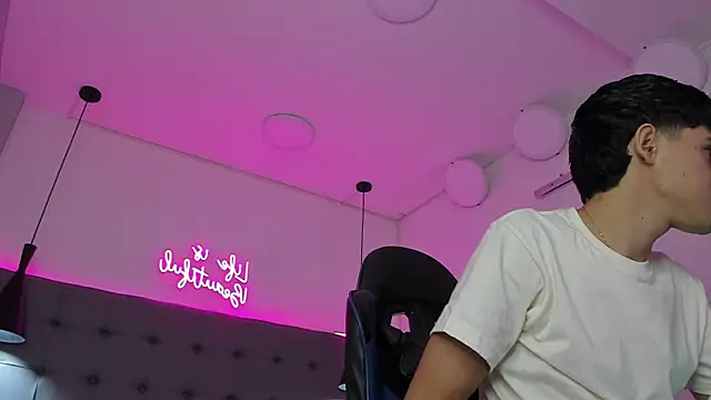 Dyla n18 online show from April 2026 02:25:01 PM