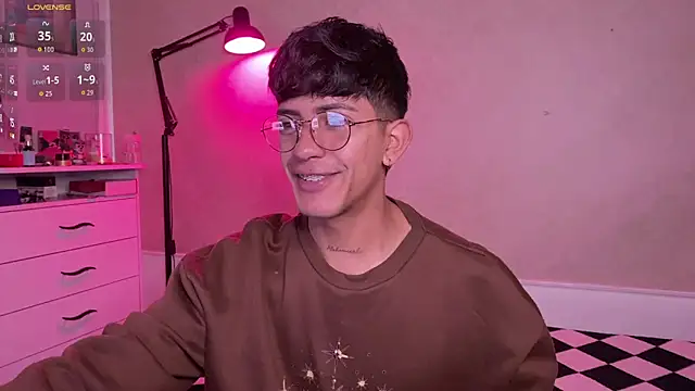 Snapshot of teobowny_ chatting on September 2025 12:32:01 PM teobowny online show from September 2025 12:32:01 PM