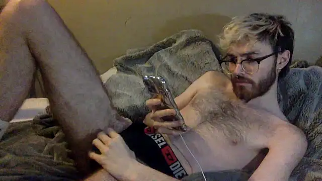 Snapshot of hairynhorny992 chatting on March 2025 09:27:01 PM hairynhorny992 online show from March 2025 09:27:01 PM