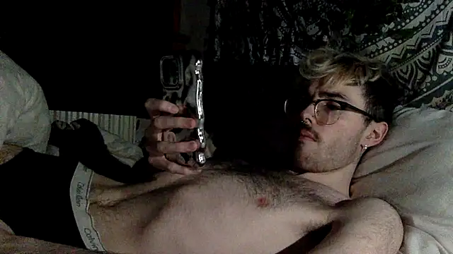 Snapshot of hairynhorny992 chatting on March 2025 10:20:01 PM hairynhorny992 online show from March 2025 10:20:01 PM