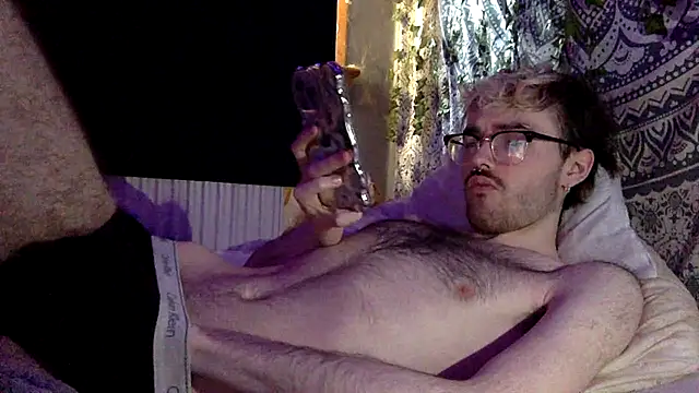 Snapshot of hairynhorny992 chatting on March 2025 01:04:02 PM hairynhorny992 online show from March 2025 01:04:02 PM