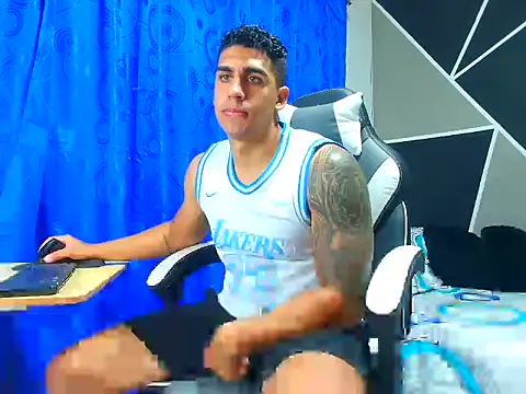 Snapshot of astrom_greyy chatting on September 2025 01:38:02 PM astrom greyy online show from September 2025 01:38:02 PM
