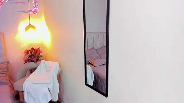 tutu milf online show from February 2026 12:03:01 PM