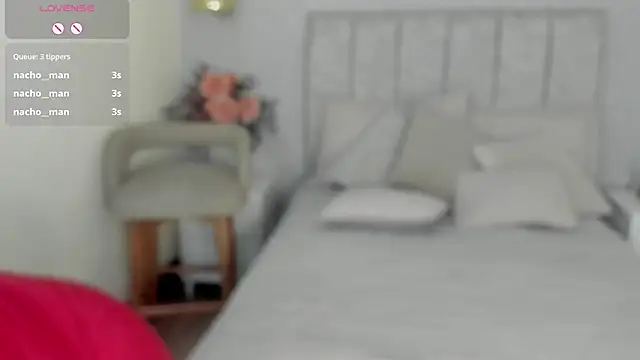 tutu milf online show from April 2026 07:18:02 PM