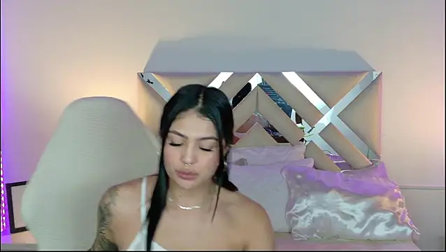 Snapshot of Mara_Saenzz chatting on December 2024 02:24:01 AM Mara Saenzz online show from December 2024 02:24:01 AM