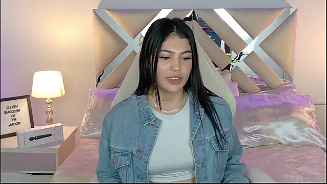 Snapshot of Mara_Saenzz chatting on January 2025 07:25:01 AM Mara Saenzz online show from January 2025 07:25:01 AM