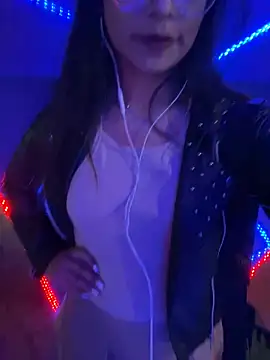 Snapshot of Jade_Zephyra chatting on December 2024 01:24:02 AM Jade Zephyra online show from December 2024 01:24:02 AM