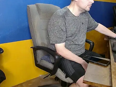 shyhuskyguy online show from January 2026 04:38:02 AM