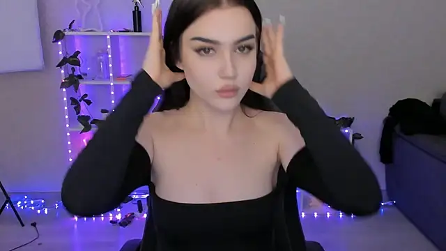 Melanie N online show from December 2024 02:27:01 PM