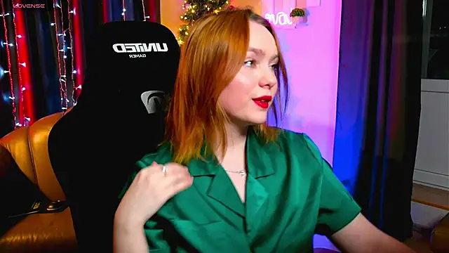 Snapshot of Kari_Lunna chatting on December 2024 03:49:02 AM Kari Lunna online show from December 2024 03:49:02 AM