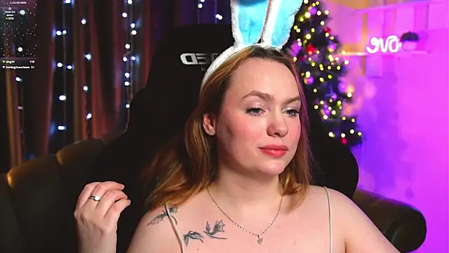 Snapshot of Kari_Lunna chatting on December 2024 06:20:02 AM Kari Lunna online show from December 2024 06:20:02 AM