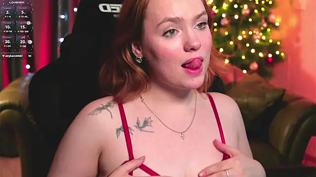 Snapshot of Kari_Lunna chatting on December 2024 06:45:02 AM Kari Lunna online show from December 2024 06:45:02 AM