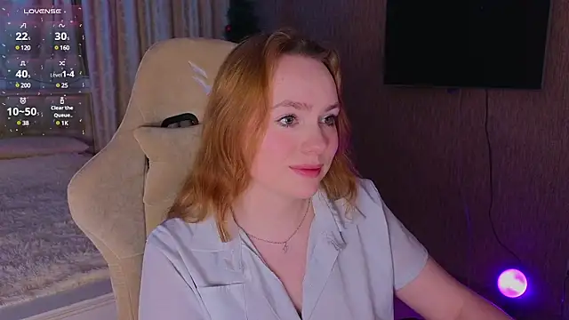 Snapshot of Kari_Lunna chatting on January 2025 03:18:01 AM Kari Lunna online show from January 2025 03:18:01 AM