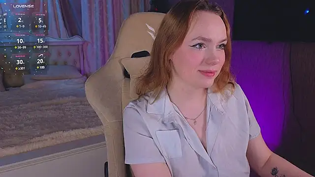 Snapshot of Kari_Lunna chatting on January 2025 03:20:01 AM Kari Lunna online show from January 2025 03:20:01 AM