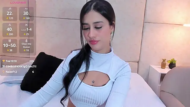Snapshot of Amiirra_ chatting on December 2024 12:01:01 AM Amiirra  online show from December 2024 12:01:01 AM