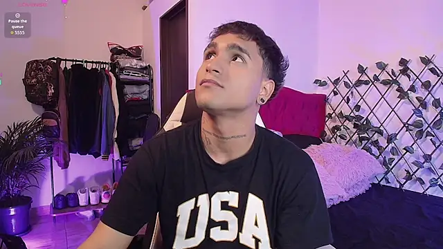 Snapshot of christianwang chatting on June 2026 09:57:02 PM christianwang online show from June 2026 09:57:02 PM