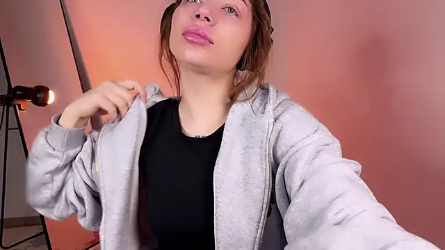 PaulaPratt online show from February 2025 03:42:02 AM