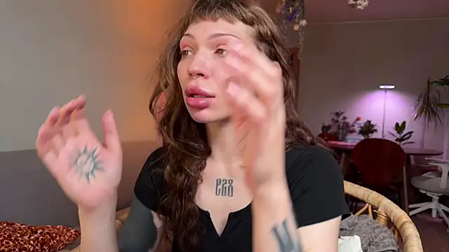 Snapshot of PaulaPratt chatting on June 2026 01:02:02 PM PaulaPratt online show from June 2026 01:02:02 PM