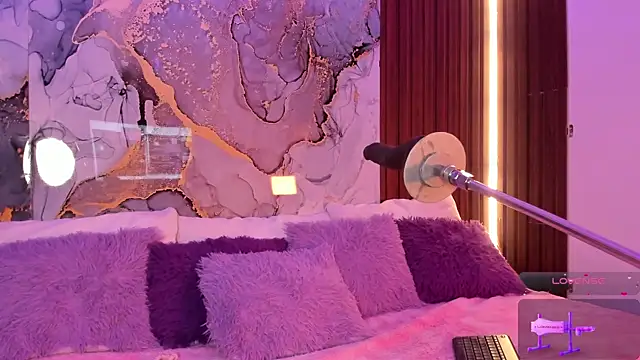 centaurigirl online show from November 2025 02:22:01 AM