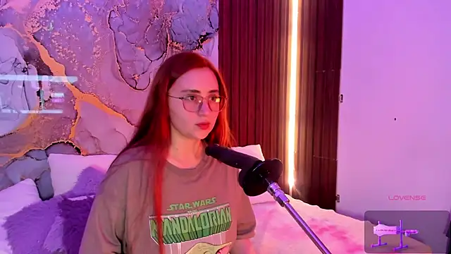 centaurigirl online show from December 2025 02:30:02 AM