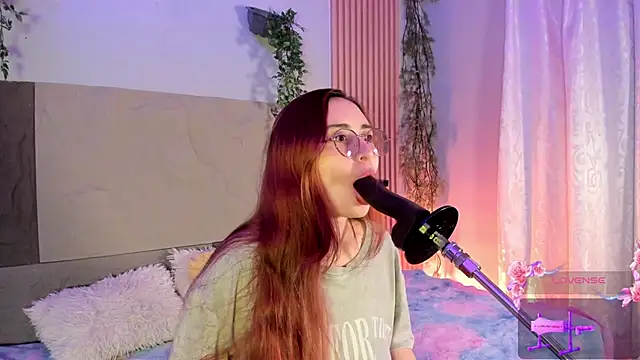 centaurigirl online show from March 2026 12:14:02 AM