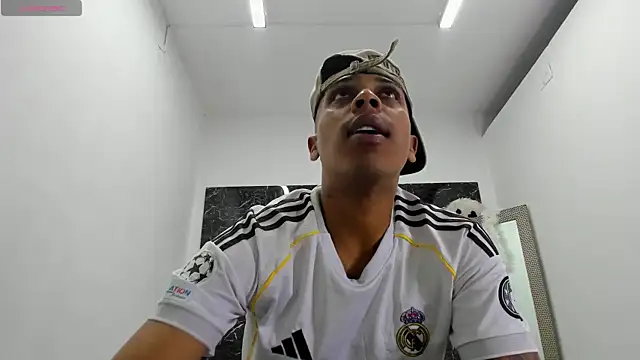 ada-brooke online show from December 2025 01:00:02 AM