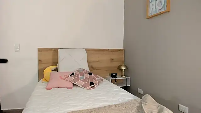 agussaenz online show from February 2025 10:40:02 PM