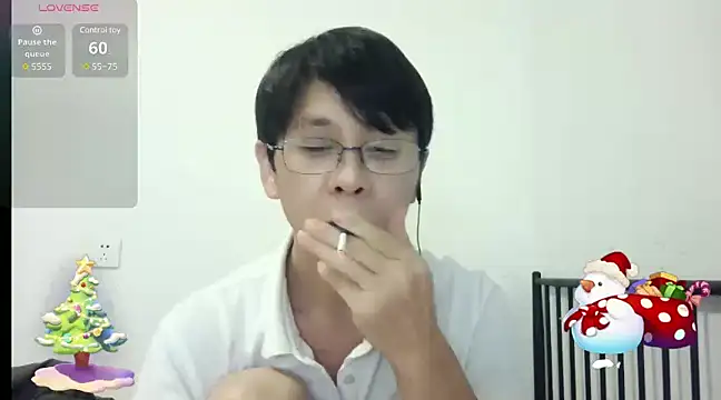 Snapshot of TGH521 chatting on December 2024 03:12:02 PM TGH521 online show from December 2024 03:12:02 PM