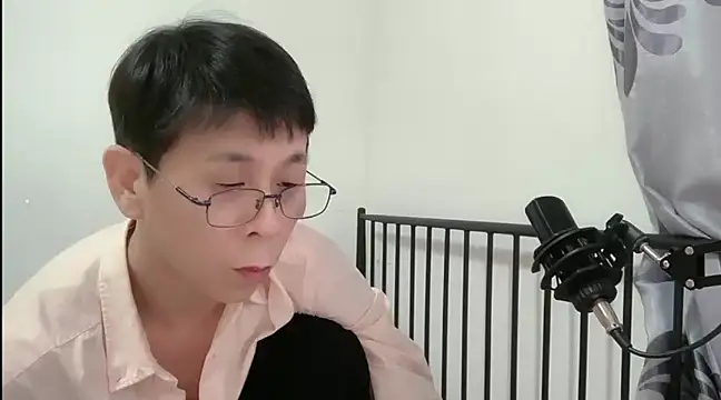 Snapshot of TGH521 chatting on January 2025 07:10:02 AM TGH521 online show from January 2025 07:10:02 AM