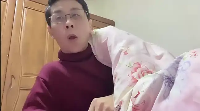 Snapshot of TGH521 chatting on January 2025 01:04:01 PM TGH521 online show from January 2025 01:04:01 PM